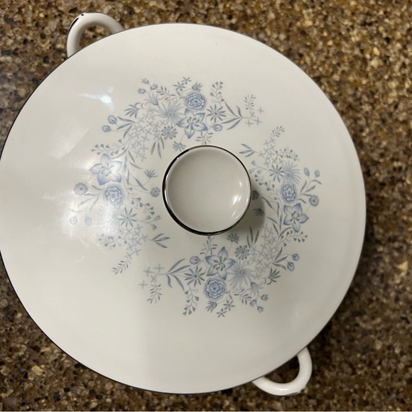 EUC VINTAGE WEDGEWOOD BELLE FLEUR COVERED VEGETABLE SERVING BOWL w PLATINUM TRIM - Picture 3 of 7